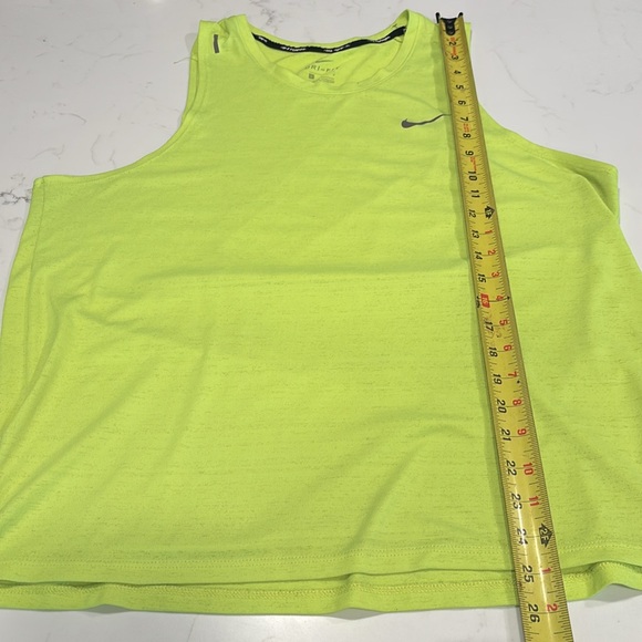 Nike Men’s Yellow Tights with Nike Men’s Running Singlet. - Picture 6 of 10